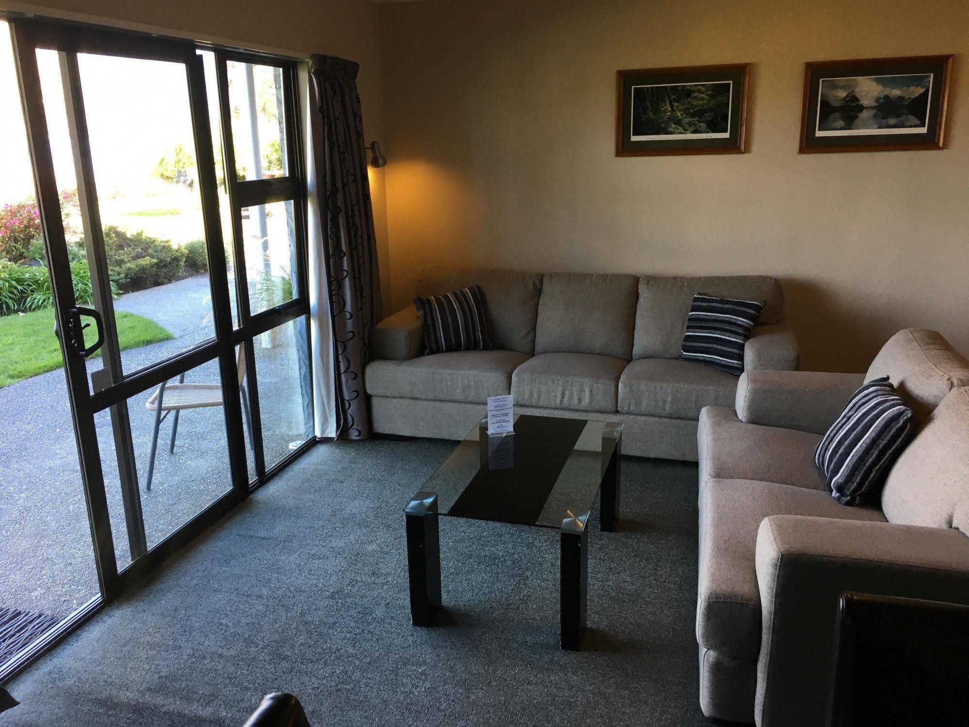 Lakeside Motel & Apartments Te Anau Exterior foto