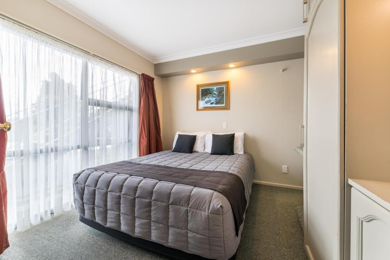 Lakeside Motel & Apartments Te Anau Exterior foto
